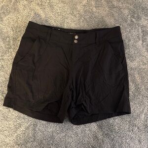Woman’s Columbia shorts- size 10